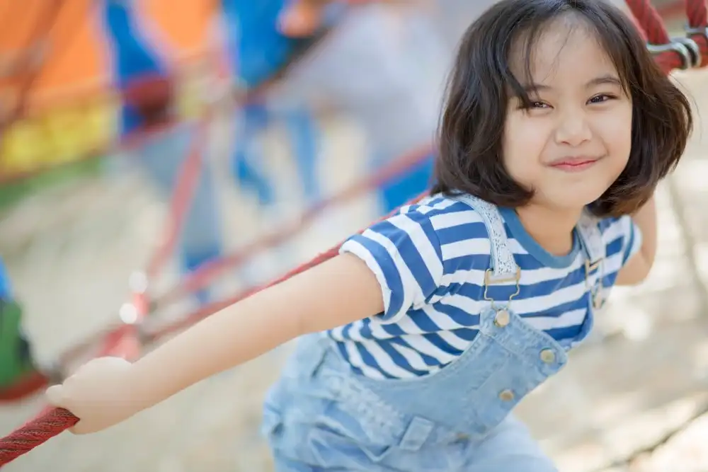 Jarang Disadari, 5 Kebiasaan yang Baik Ini Ternyata Bisa Asah Anak Pemalu Jadi Lebih Berani, Lho!